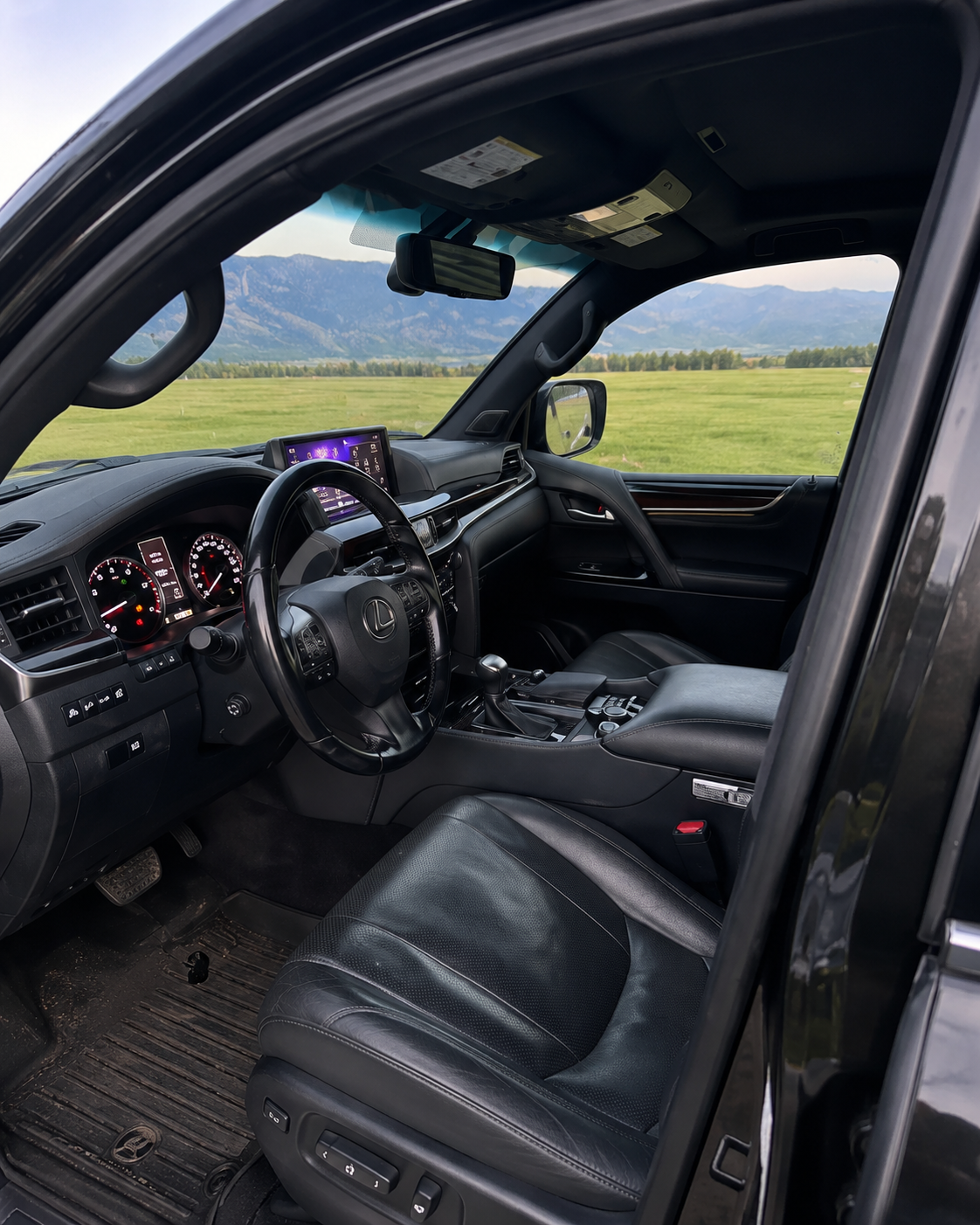 Lexus LX570