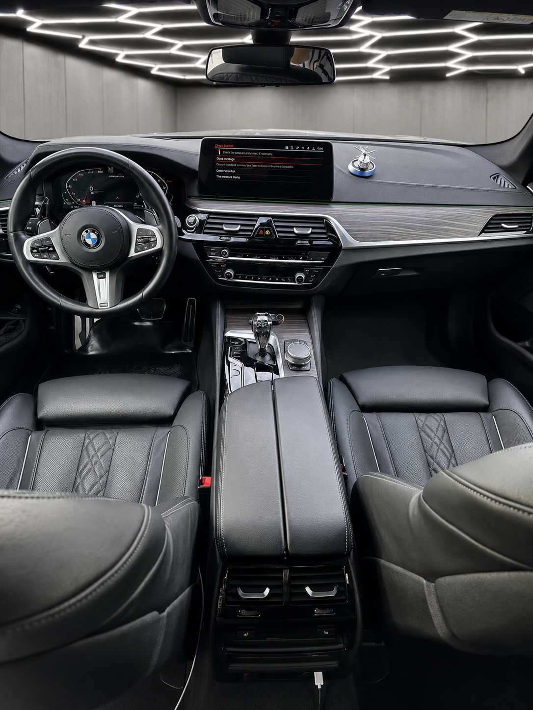 BMW M550