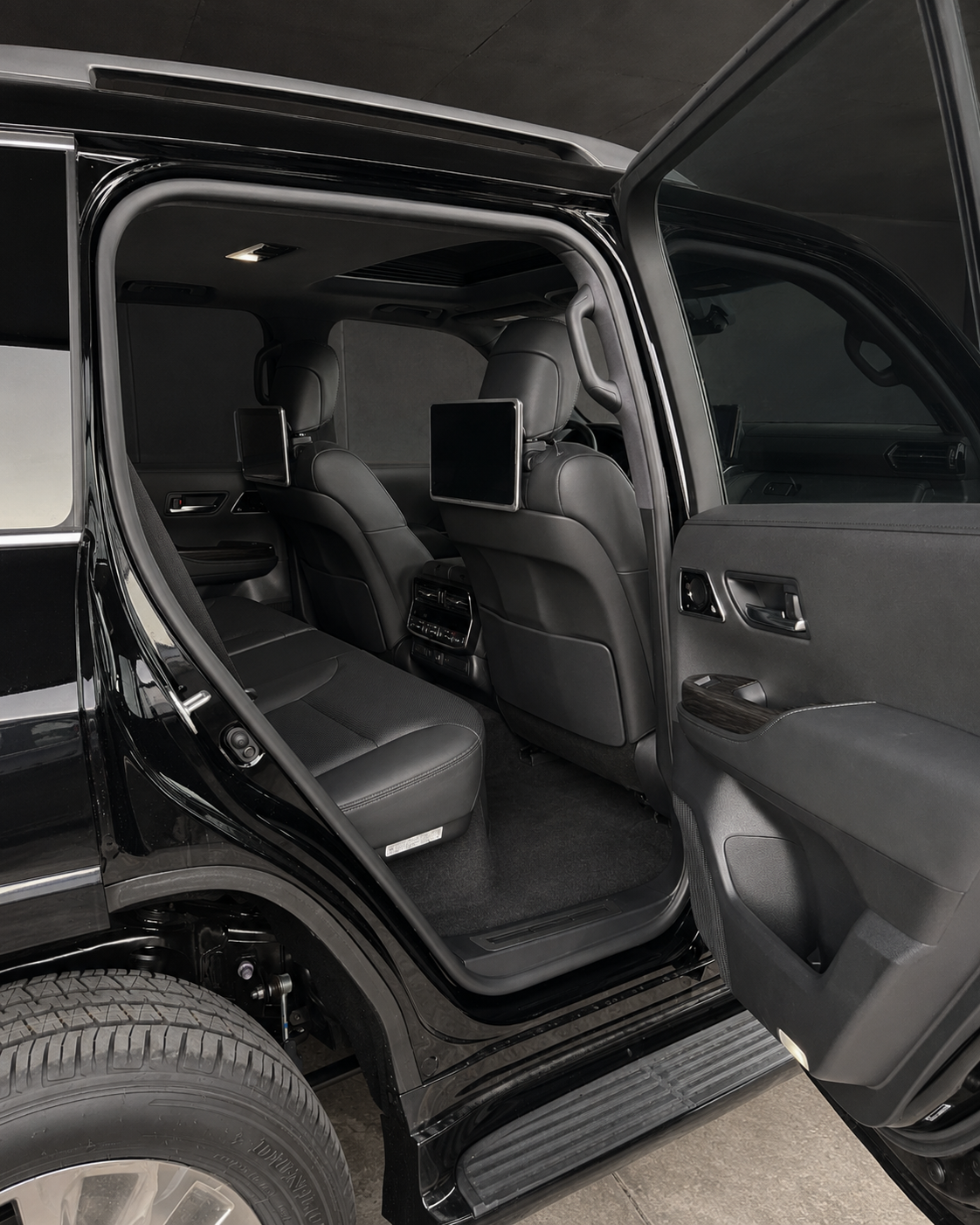 Toyota Land Cruiser 300