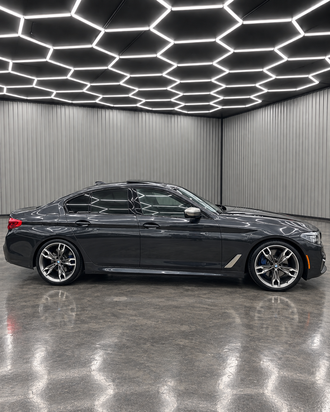 BMW M550